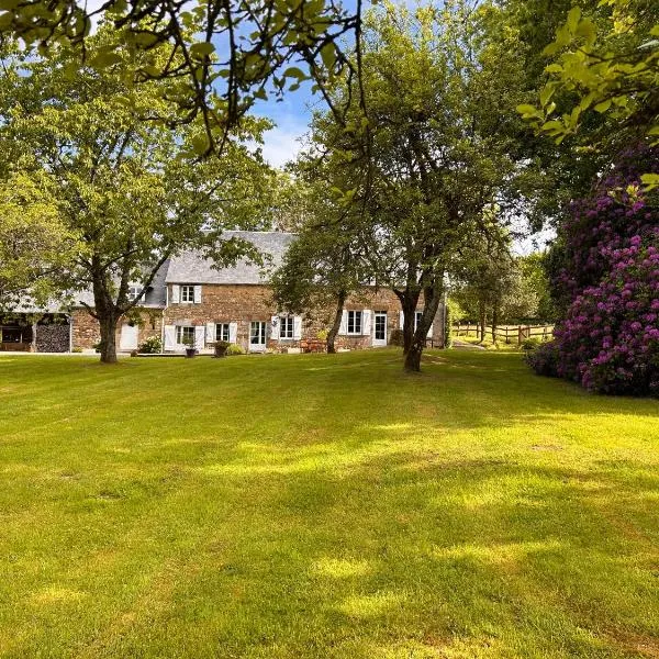 Gîte du Rochelu 4 Étoiles 5000 m2 of Garden, near to Mont Saint Michel & Granville island, Hotel in Bourguenolles