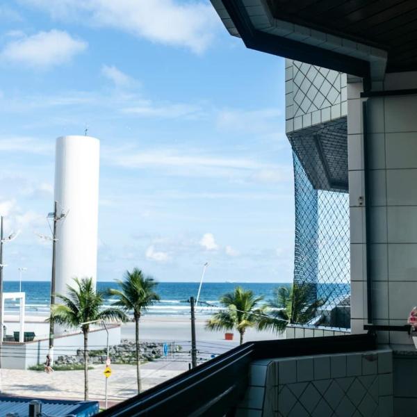 Frente Vista Mar com Varanda WI FI 300mbps e 10m da praia da TUPI - ESTACIONAMENTO gratuito e AR condicionado