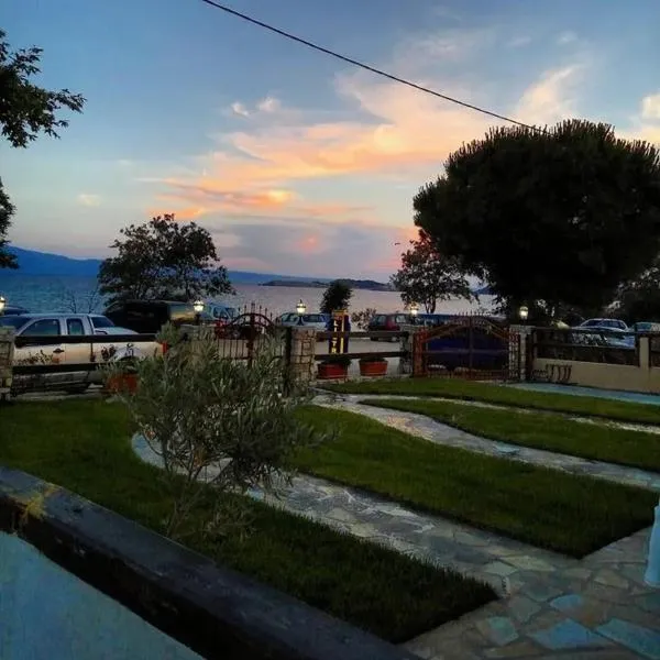Studios Liotrivi Ouranoupolis, hotel v destinaci Ouranoupoli