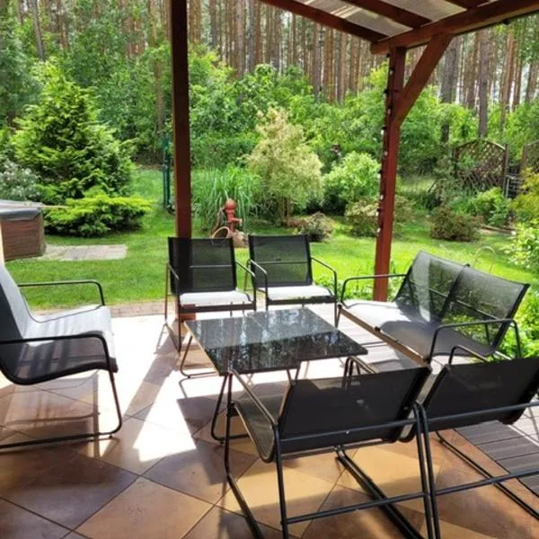 Dom wakacyjny MERLIN nad jeziorem Jodłów Sława Radzyń, hotell i Jodlow