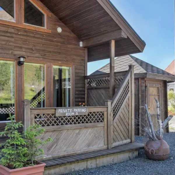 Beautiful Guestroom to rent with a mountain view, hotel in Laugarvatn