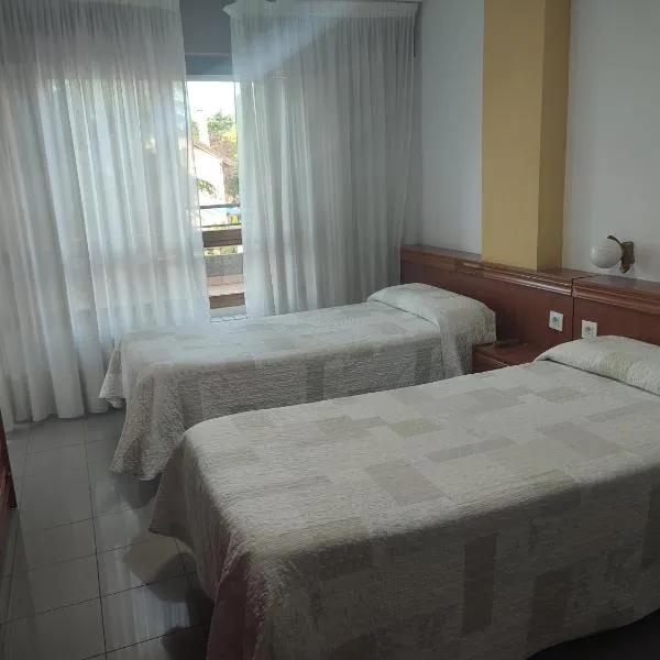 Pensión Rada, hotel v destinaci Solares