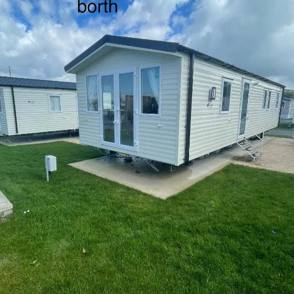 Caravan by the beach, hotel v destinaci Borth