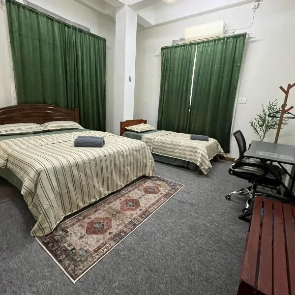 La wood homestay, hotel em Kampung Kuala Besut