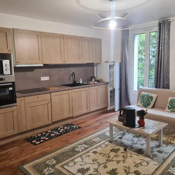 Appartement saint ouen 45M2, hotel in Saint-Ouen