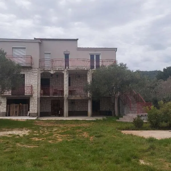 Apartments by the sea Pasman - 19658, hotel in Pašman
