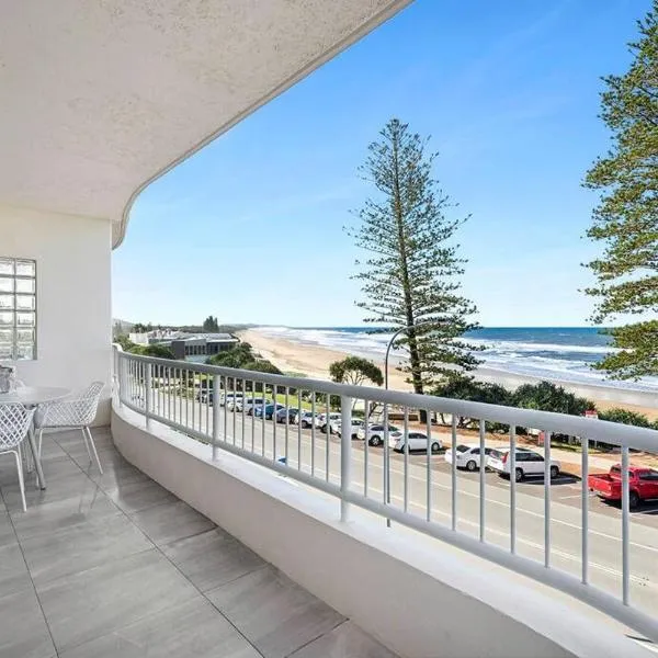 Luxurious Beachfront Penthouse – hotel w mieście Coolum Beach