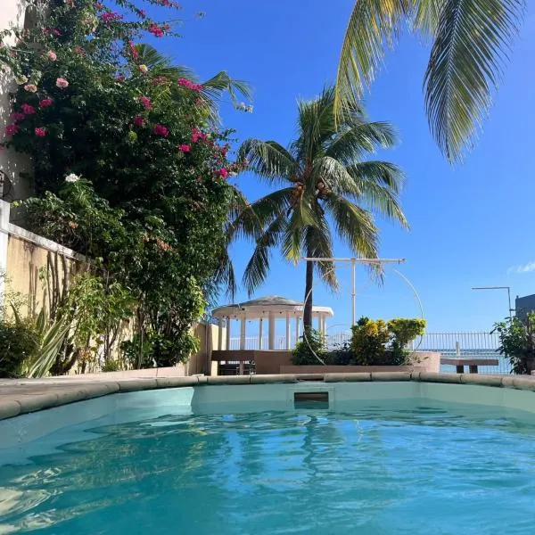 Albion Beachfront Villa, hotel in Albion