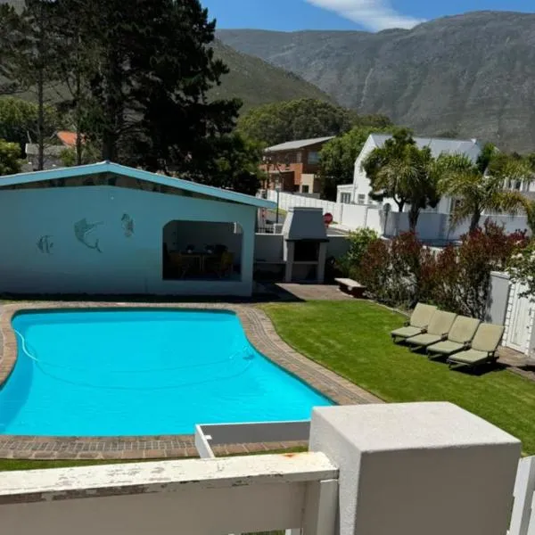 Moments Guesthouse, Kleinmond, hotel in Kleinmond