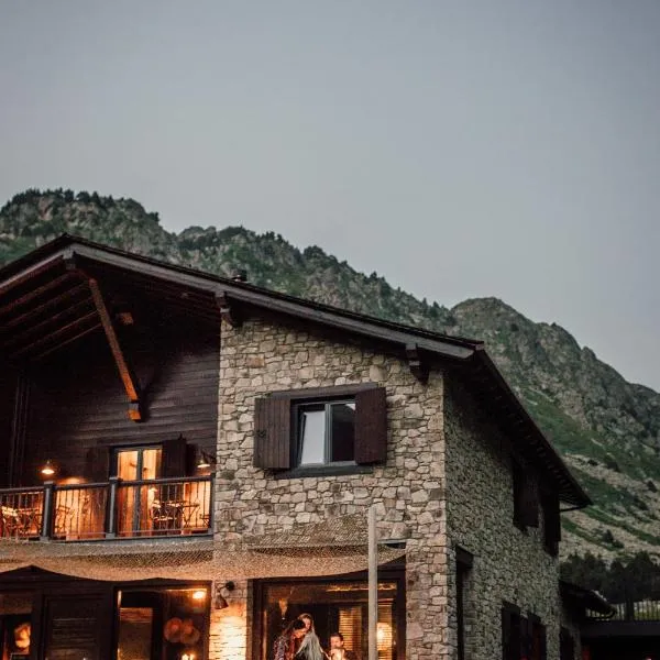 L´Ovella Negra Mountain Lodge, hotel in Canillo