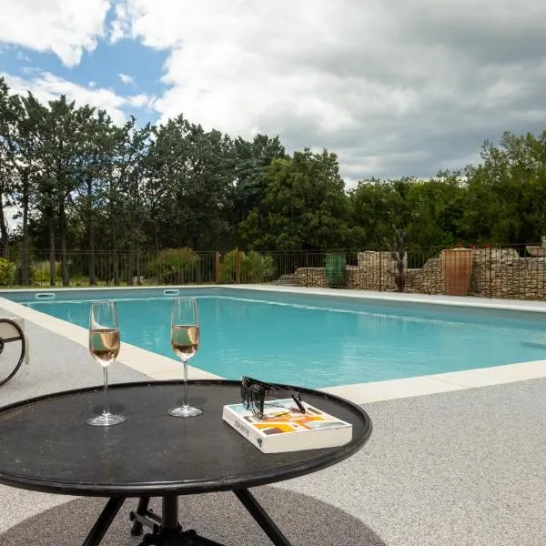SmartStay Mas Les Cedres - Proche Isle-sur-la-Sorgue, hotel en Lagnes