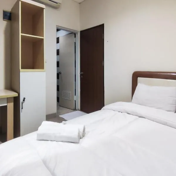 RedDoorz Plus Near ICE BSD Minerva, hotel i Cilandak