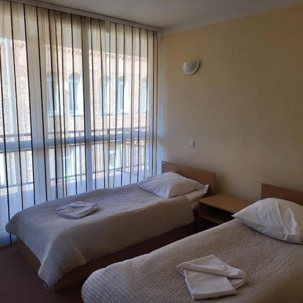 Mokyklos viešbutis, hotel in Šilutė