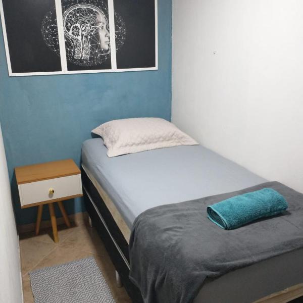 Quarto de solteiro com ventilador Hostel 940