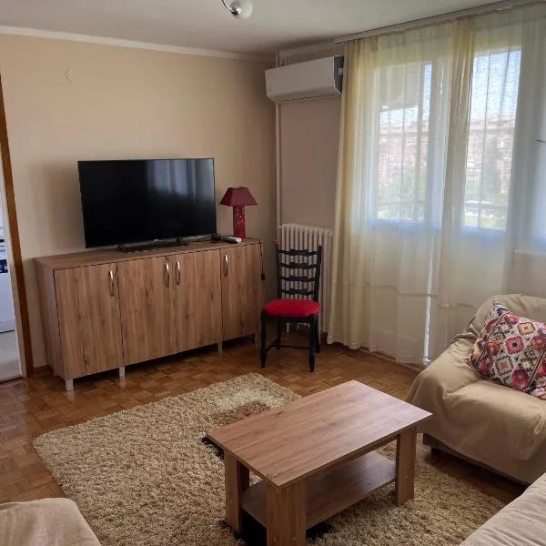 Comfort & Style Panoramic Urban Retreat, hotel v destinaci Novi Beograd