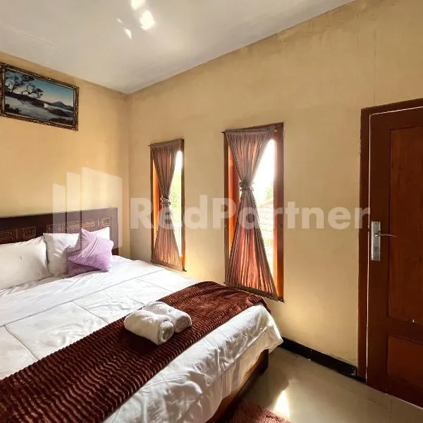 Family Homestay Syariah Bromo Mitra RedDoorz, hotelli kohteessa Ngadisari