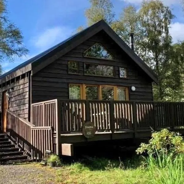 Rowan Log Cabin, hotel i Dalavich