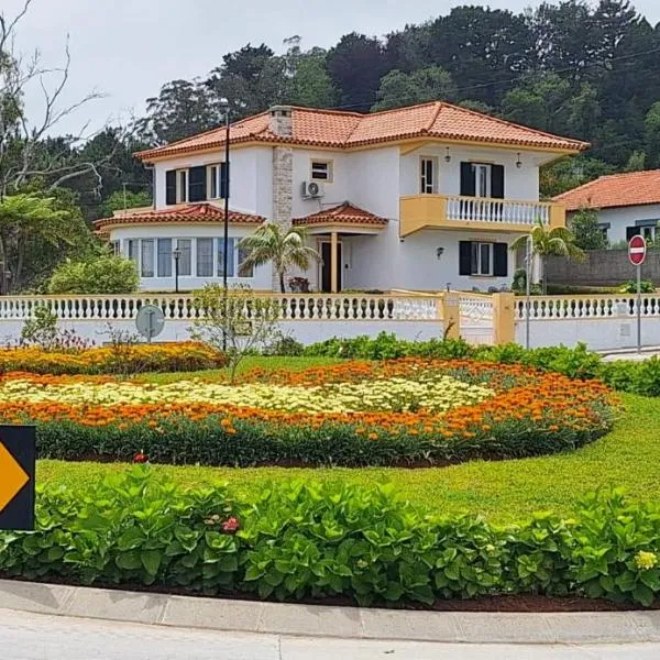 Villa Familia Dehoux โรงแรมในCamacha