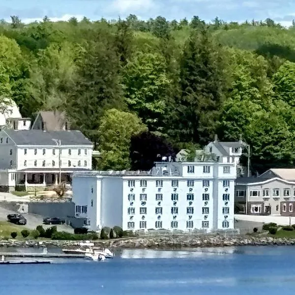 Fort Knox Inn, hotel en West Ellsworth