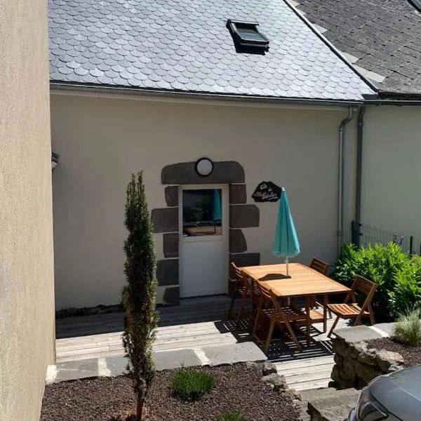Gîte du Sabotier, hotel in Saint-Bonnet-près-Orcival