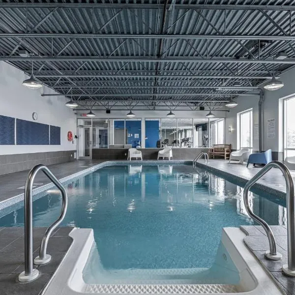 Holiday Inn Express Hotel & Suites Saint - Hyacinthe by IHG, viešbutis mieste Sen Hiasentas
