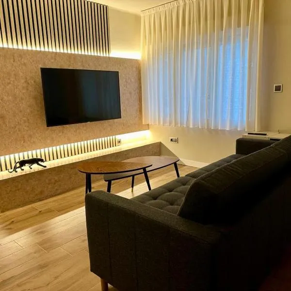 SUITE PLAYA GIJON CENTRO II, a estrenar, 5 huéspedes VUT-5248-AS, hotel in Gijón