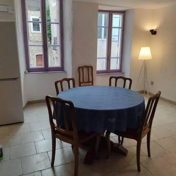 Charmante maison de village cessenon sur Orb، فندق في Cessenon