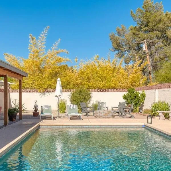 Stylish Mid-Century Oasis with Pool, hotel in Tucson