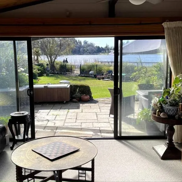 Lakeside Retreat, hotel v destinaci Hamilton