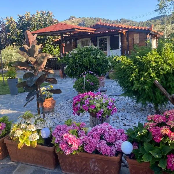 A wooden house in Kardamyla, hotel in Kardámyla