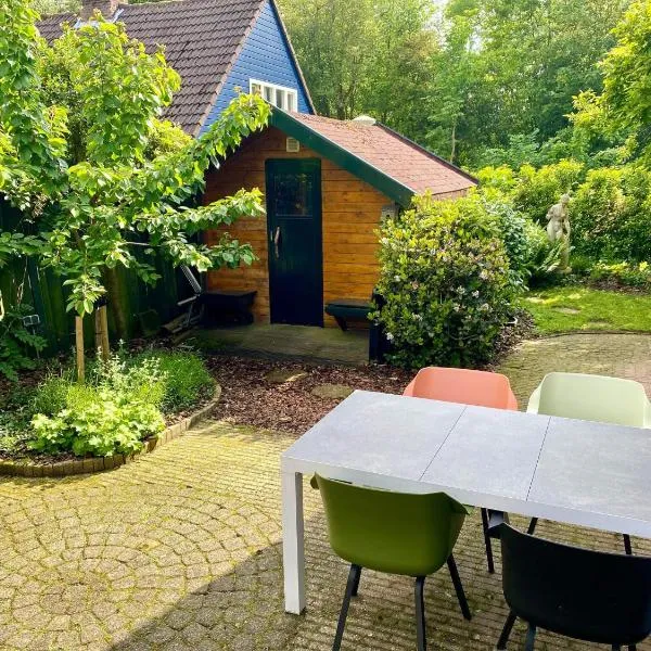 Family home near lake, beach and dunes, hotel in Noordwijkerhout