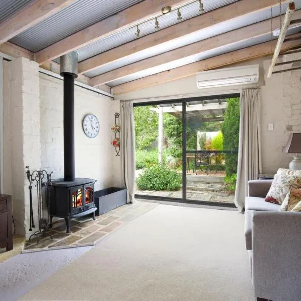 Little Haven Leura Cottage with Spa Bath and BBQ, ξενοδοχείο σε Leura