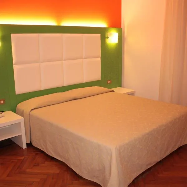 Affittacamere Via Mazzini – hotel w mieście Stresa