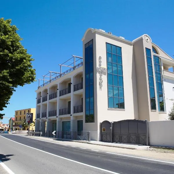 Hotel Napoleon, hotel in Rocca di Neto