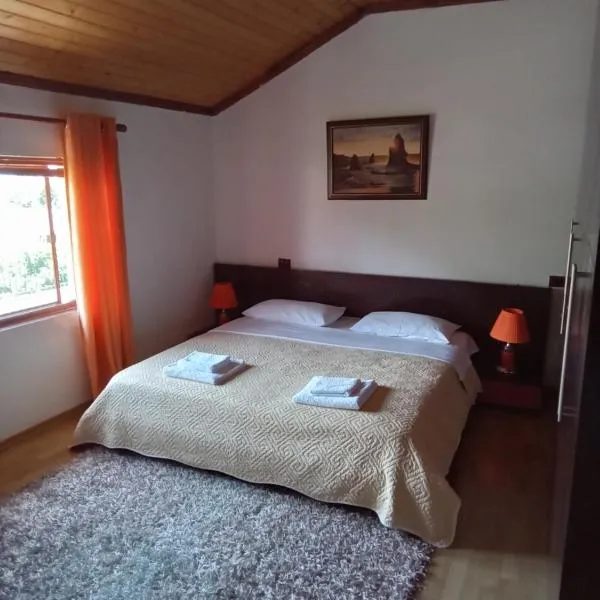 Eni's Villa, 5km From Shengjini Beach, hotel in Lezhë
