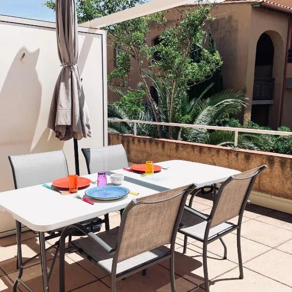 Apt 4-6pers-piscine-parc arboré, hotel v destinácii Fitou