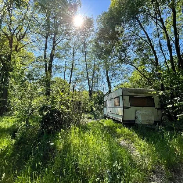 Wolfsden Vlčí doupě - karavan v přírodě, hotel v destinaci Lazníčky