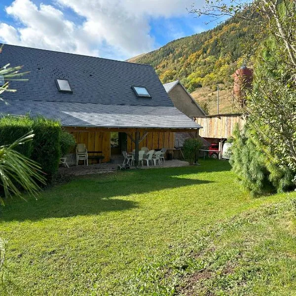 Gîte de la Peyrouse, hôtel à Saint-Jean-de-Vaux