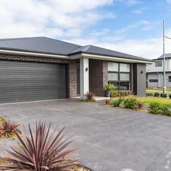Neat 4 Bedroom in Catherine Fields, hotel en Narellan