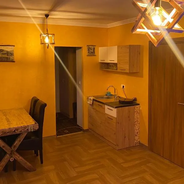 Apartman Pineta, hotel u gradu 'Dobroselica'