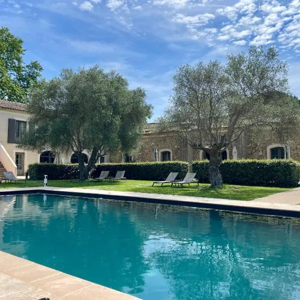Hôtel & Restaurant de charme - La Bégude Saint-Pierre, hotel v destinácii Vers Pont du Gard