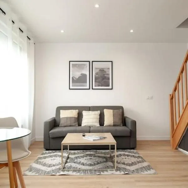 New duplex 1 minute walking from overground, hotel v destinácii Antony