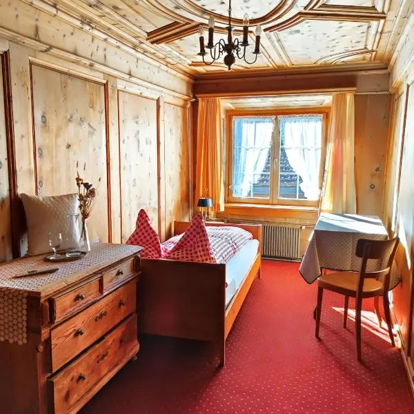 Gasthaus zum Rathaus, hotel v destinaci Saas
