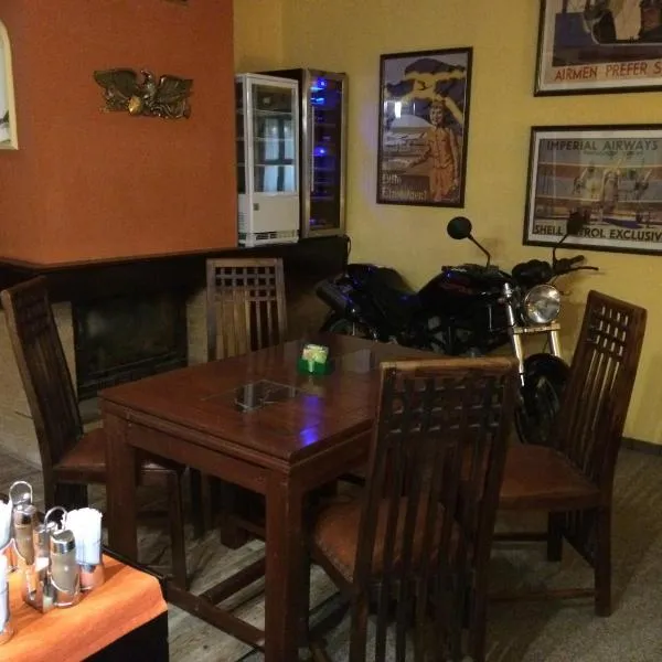 Restaurace-Penzion U Pilota, hotell i Kněževes