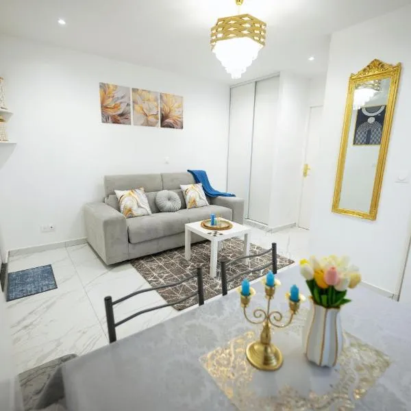 Appartement L'or 2 pièces de 44 m2, hotel in Noisy-le-Sec