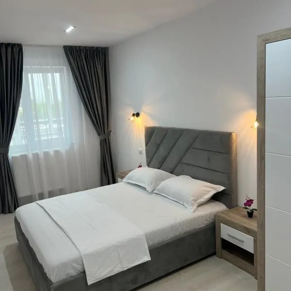 Luxury Sunny Apartments near City Center Suceava, hotel a Suceava