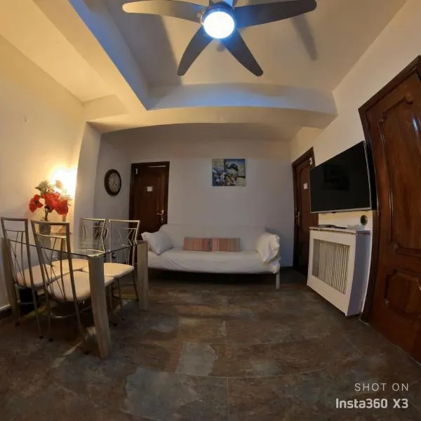 Habitaciones individuales en apartamento, hotel in Madrid