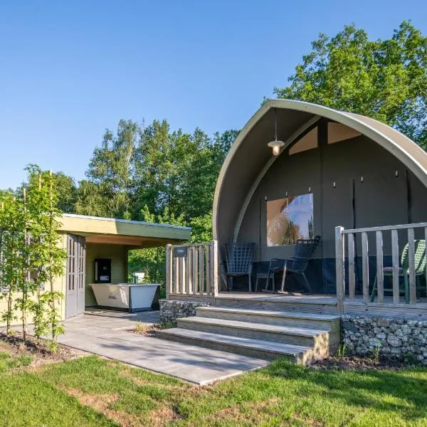 Wellness Tentlodge Patrijs met bad en sauna en privesanitair, hotel i Dalerveen