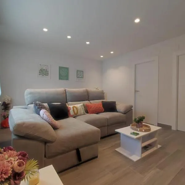 Apartamento acogedor en La Camocha-Gijón, hotel in Monte de Huerces