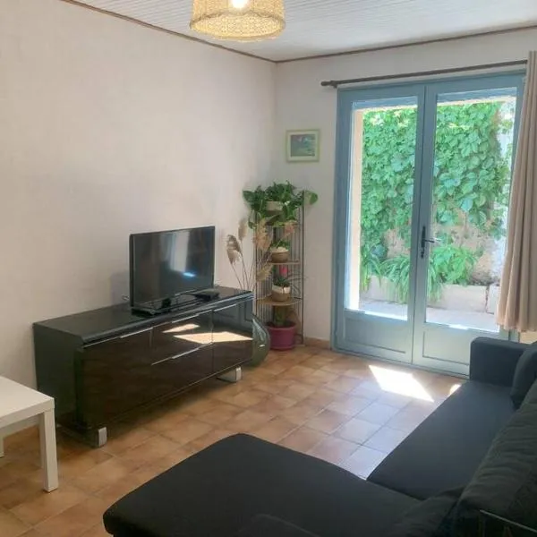 Appartement avec jardinet, hotel v destinaci Bessan